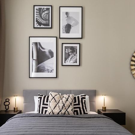 Turnkey I Republic Square Apartments Прага Екстериор снимка