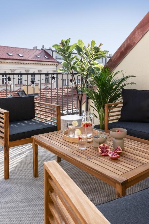 Turnkey I Republic Square Apartments Прага Екстериор снимка