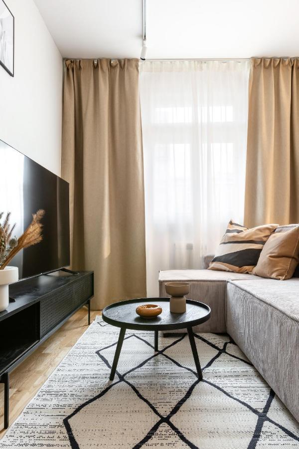 Turnkey I Republic Square Apartments Прага Екстериор снимка