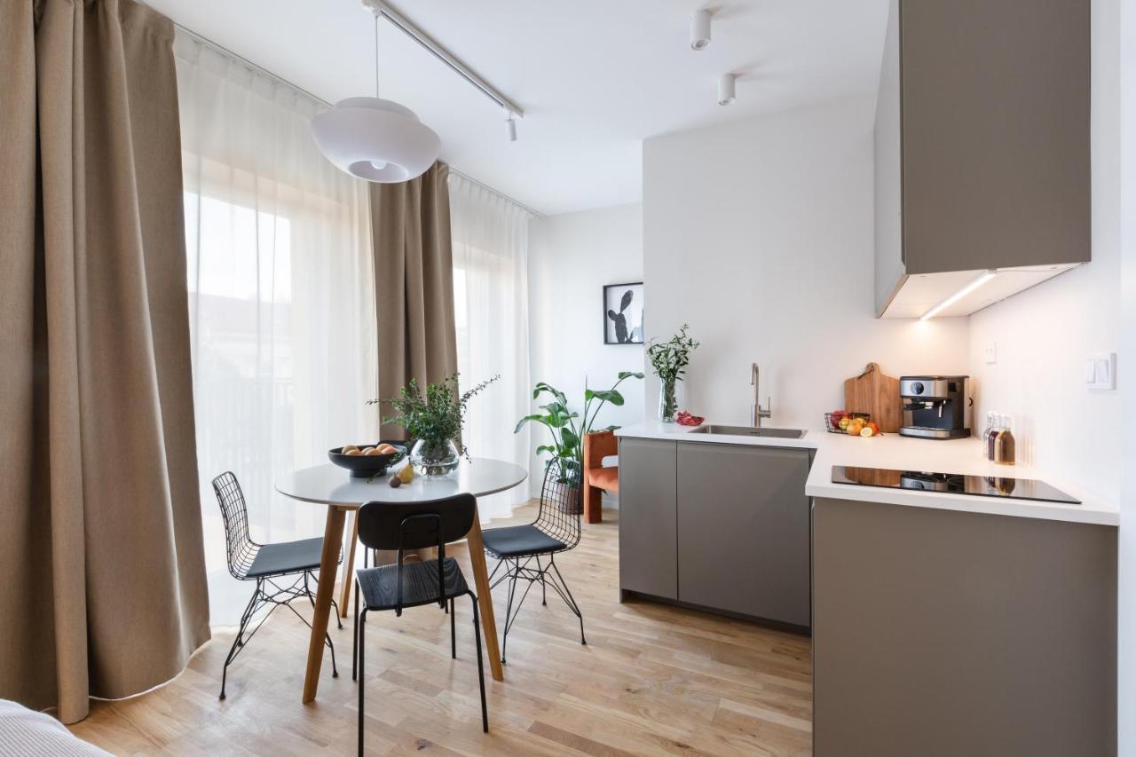 Turnkey I Republic Square Apartments Прага Екстериор снимка