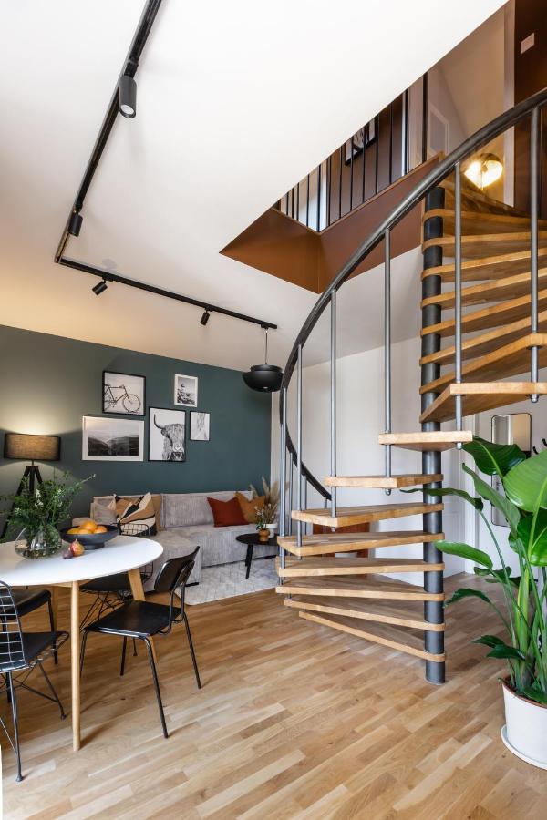 Turnkey I Republic Square Apartments Прага Екстериор снимка