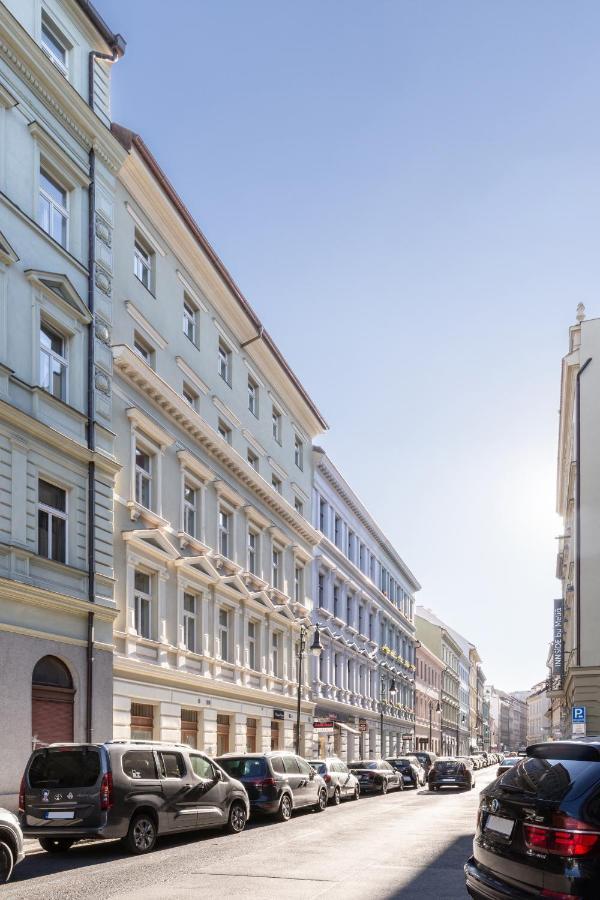 Turnkey I Republic Square Apartments Прага Екстериор снимка