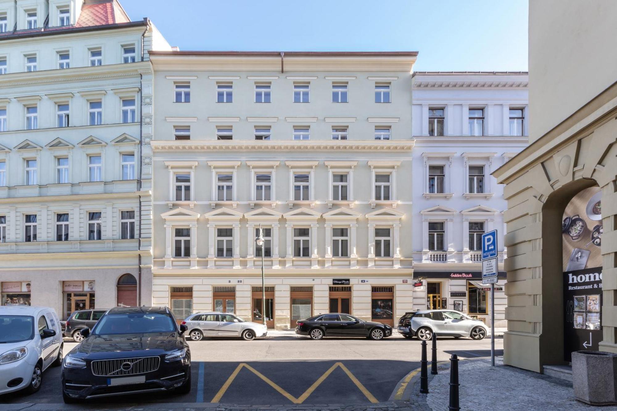 Turnkey I Republic Square Apartments Прага Екстериор снимка