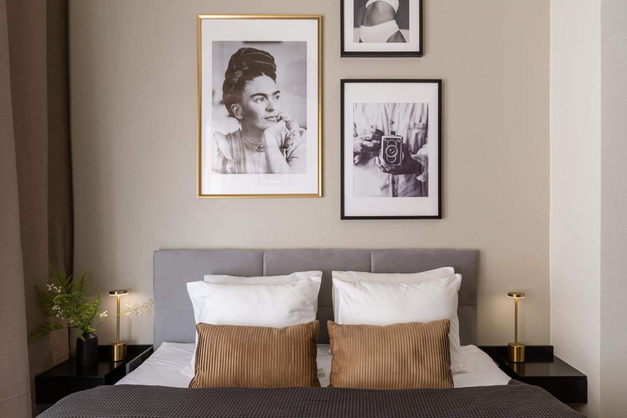 Turnkey I Republic Square Apartments Прага Стая снимка