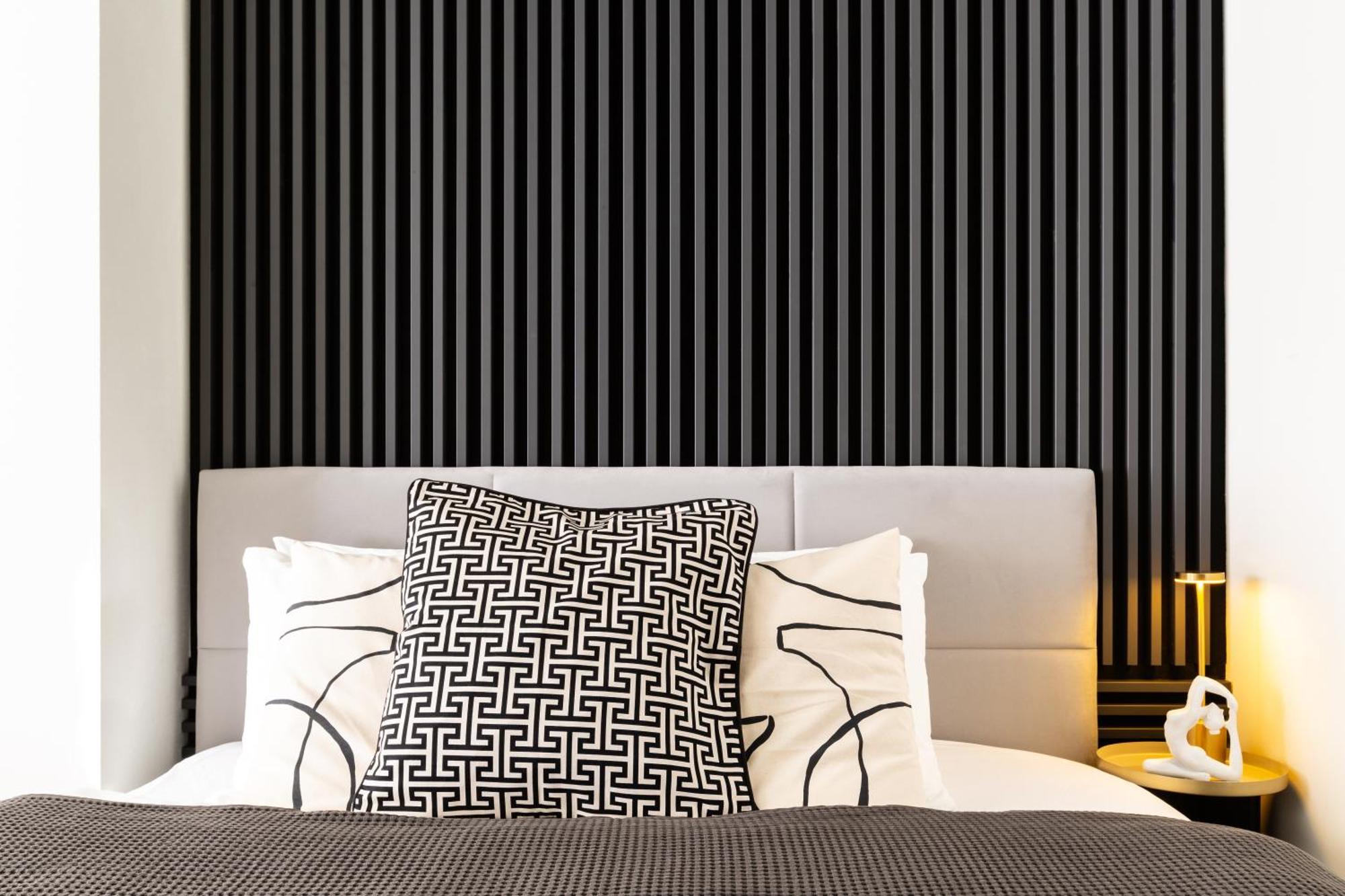 Turnkey I Republic Square Apartments Прага Стая снимка