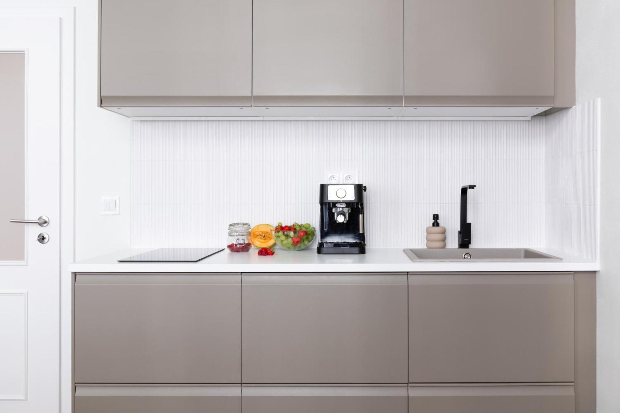 Turnkey I Republic Square Apartments Прага Стая снимка